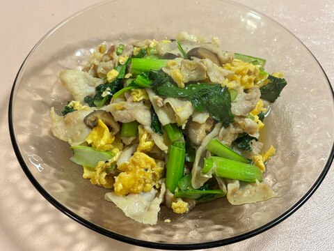 ご飯が進む!⭐️豚バラと小松菜の中華炒め⭐️